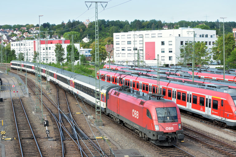 &Ouml;BB 1016 030 mit IC 284 bei km 16,0 (August 2018)