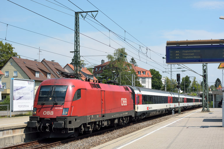 &Ouml;BB 1016 034 mit IC 187 bei km 15,6 (Juli 2018)
