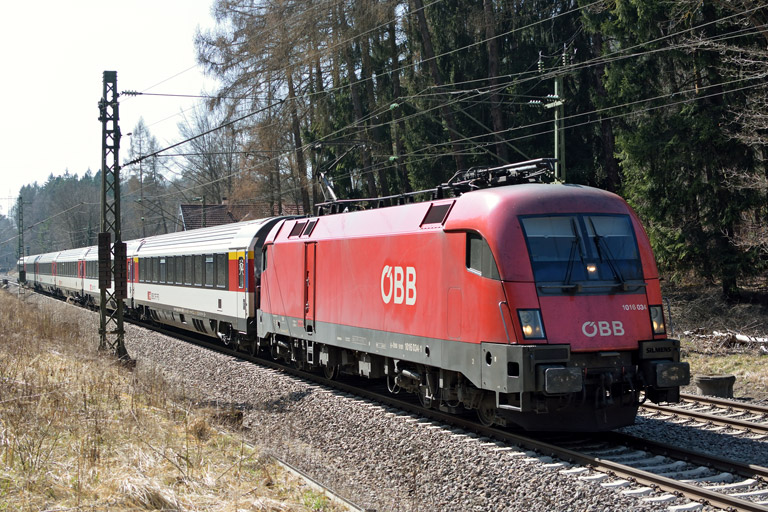 &Ouml;BB 1016 034 mit IC 188 bei km 18,2 (April 2018)