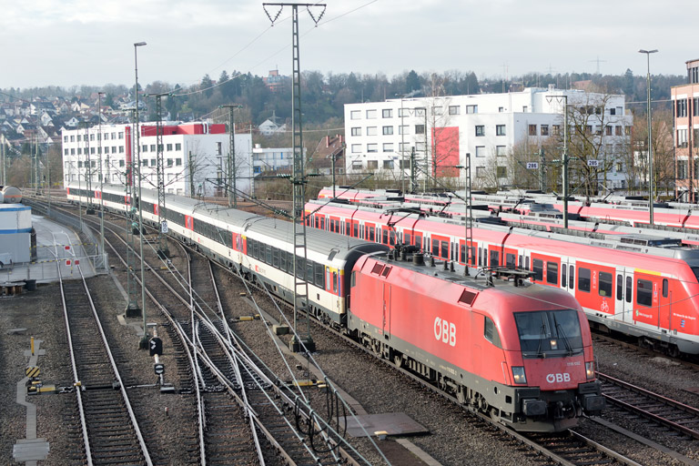 &Ouml;BB 1116 052 mit IC 282 bei km 16,0 (Januar 2018)