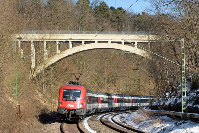 &Ouml;BB 1116 055 mit IC 187 bei km 10,8 (Februar 2018)