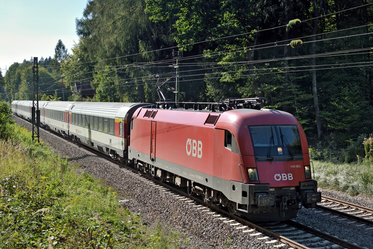 &Ouml;BB 1116 082 mit IC 188 bei km 18,2 (September 2018)