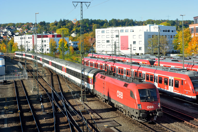 &Ouml;BB 1116 082 mit IC 284 bei km 16,0 (Oktober 2018)