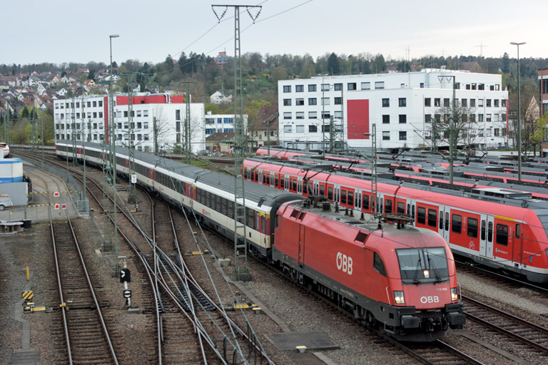 &Ouml;BB 1116 085 mit IC 184 bei km 16,0 (April 2018)