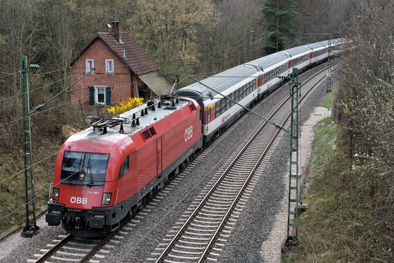 &Ouml;BB 1116 089 mit IC 188 bei km 19,2 (April 2018)