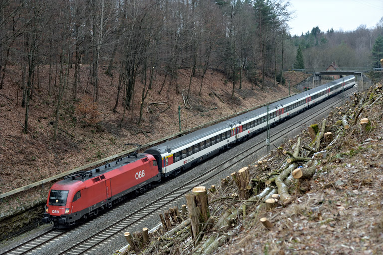 &Ouml;BB 1116 091 mit IC 188 bei km 18,8 (Dezember 2018)