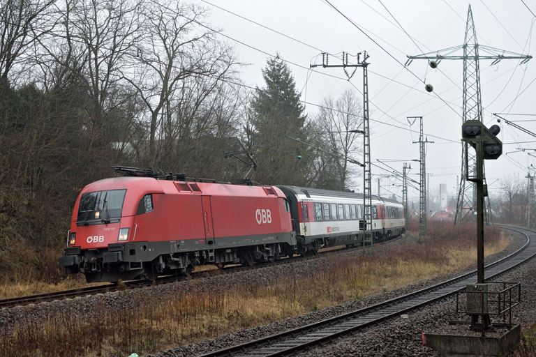 &Ouml;BB 1116 117 mit IC 187 bei km 17,2 (Januar 2018)
