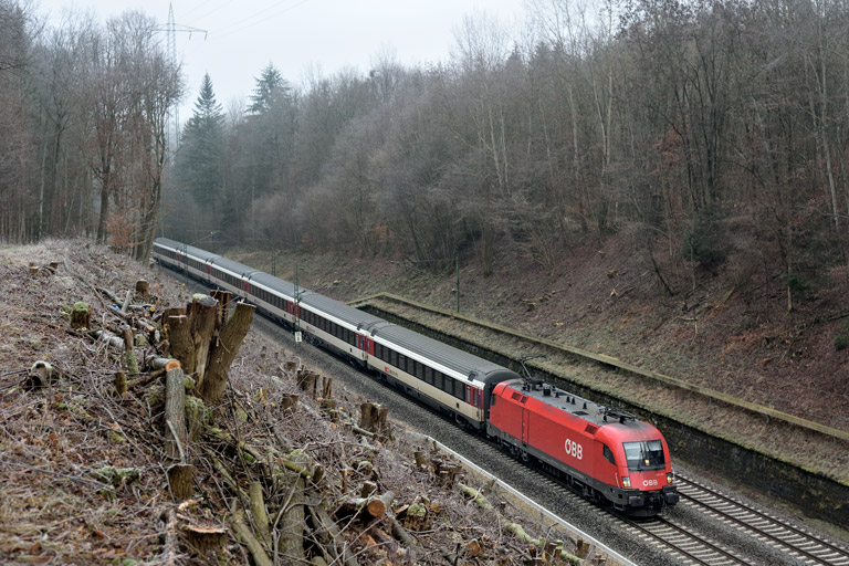 &Ouml;BB 1116 122 mit IC 189 bei km 18,8 (Dezember 2018)