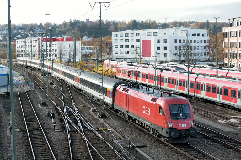 &Ouml;BB 1116 123 mit IC 280 bei km 16,0 (Dezember 2018)