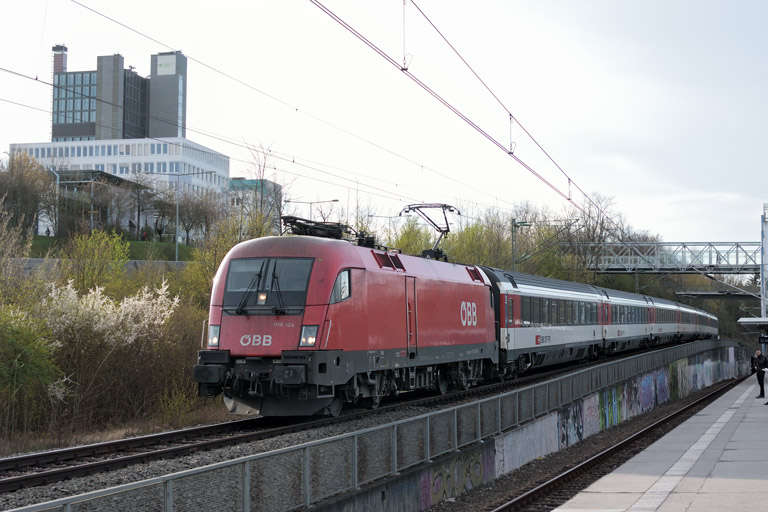&Ouml;BB 1116 124 mit IC 283 bei km 14,2 (April 2018)
