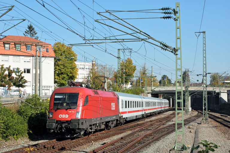 &Ouml;BB 1116 133 mit IC 2385 bei km 15,4 (Oktober 2018)