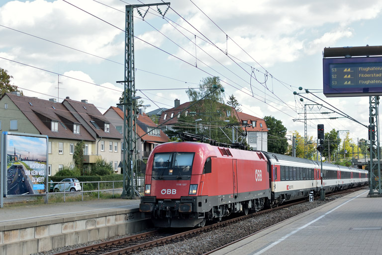 &Ouml;BB 1116 137 mit IC 185 bei km 15,6 (August 2018)