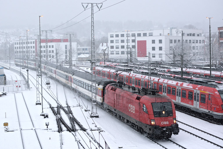 &Ouml;BB 1116 146 mit IC 186 bei km 16,0 (Februar 2018)