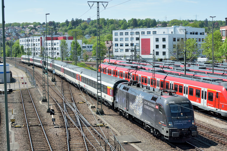 &Ouml;BB 1116 158 mit IC 280 bei km 16,0 (April 2018)