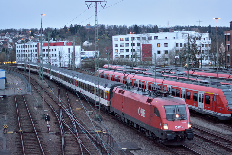 &Ouml;BB 1116 199 mit IC 186 bei km 16,0 (Februar 2018)