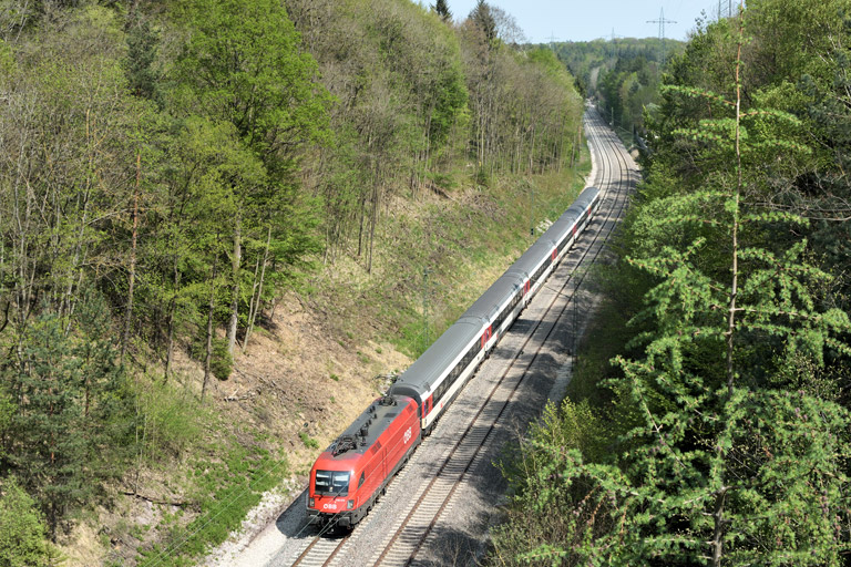 &Ouml;BB 1116 272 mit IC 189 bei km 20,4 (April 2018)