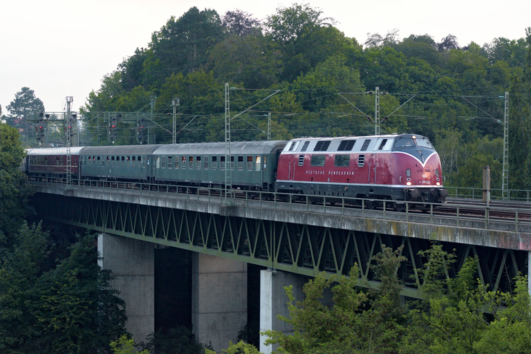 V200 033 mit DPE 23059 bei km 14,6 (Juni 2018)