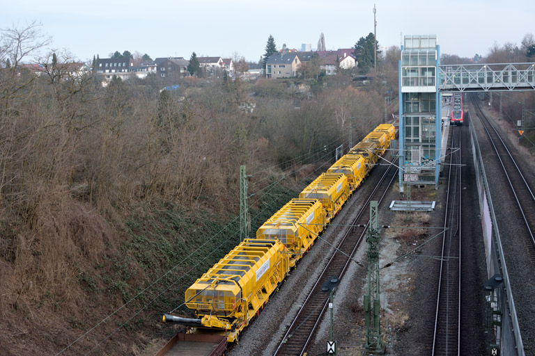 V 300.18 und V 150.03 bei km 14,0 (M&auml;rz 2018)