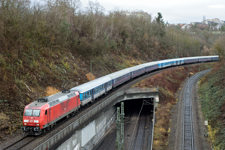 145 047 mit DPE 1895 bei km 13,8 (Dezember 2019)