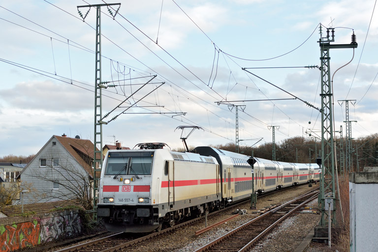 146 557 mit IC 2386/RE 52386 bei km 16,8 (Januar 2019)