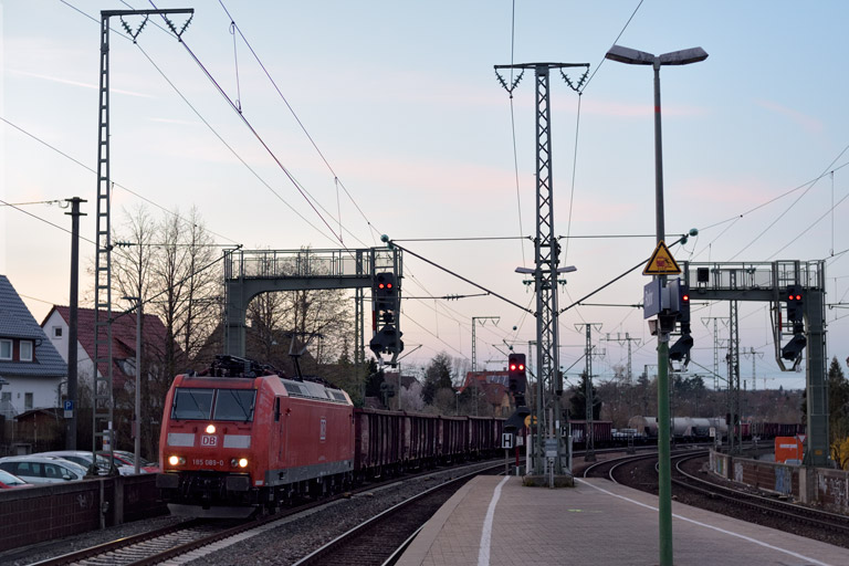 185 089 mit EZ 52099 bei km 16,6 (M&auml;rz 2019)