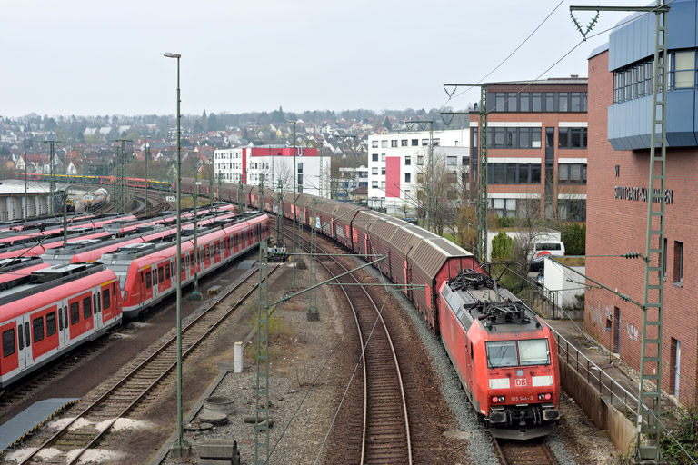 185 144 mit EZ 52089 bei km 16,0 (April 2019)