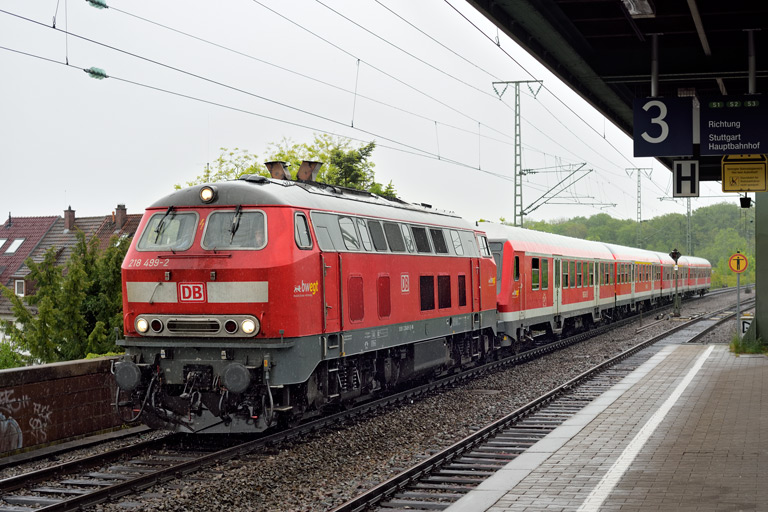 218 499 mit RE 26399 bei km 16,8 (Mai 2019)