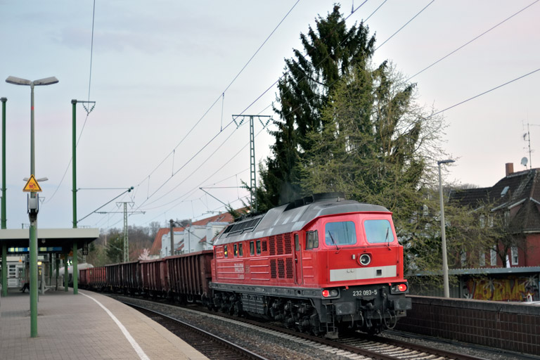 232 093 mit EZ 52099 bei km 16,8 (M&auml;rz 2019)