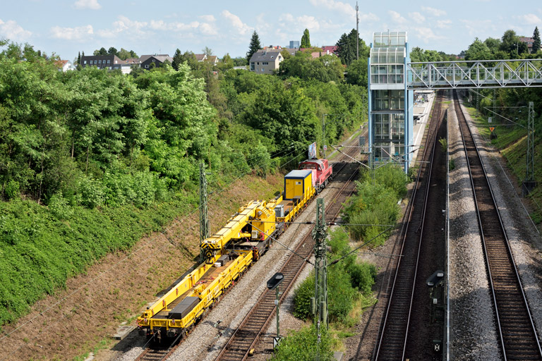 261 004 mit DGV 93799 bei km 14,0 (Juli 2019)
