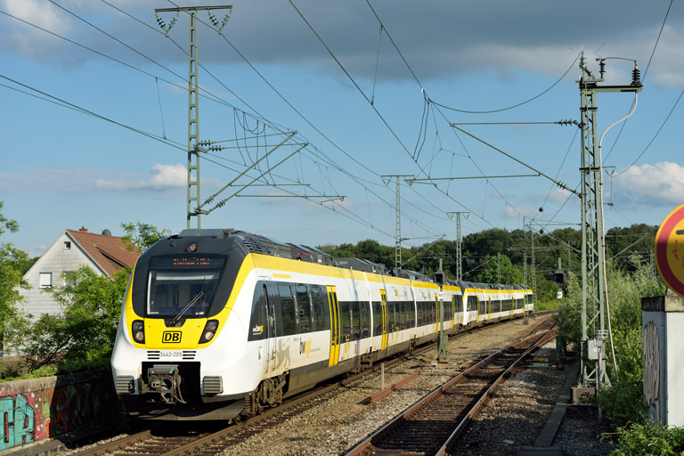 3442 205 und 3442 209 als IRE 4778 bei km 16,8 (Juni 2019)