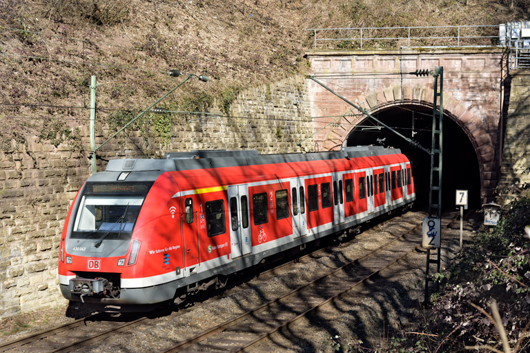 430 043 als S1 bei km 9,2 (Februar 2019)