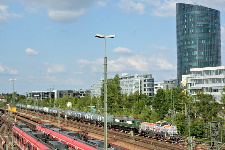 DE 18 und 151 016 bei km 15,8 (Juli 2019)