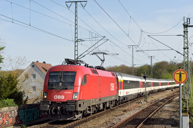 &Ouml;BB 1016 001 mit IC 186 bei km 16,8 (April 2019)