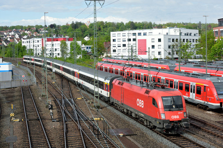 &Ouml;BB 1016 003 mit IC 284 bei km 16,0 (Mai 2019)