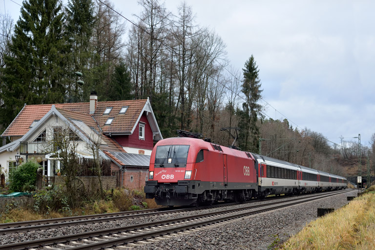 &Ouml;BB 1016 007 mit IC 189 bei km 18,2 (Dezember 2019)