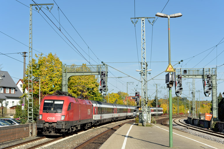 &Ouml;BB 1016 018 mit IC 185 bei km 16,6 (Oktober 2019)
