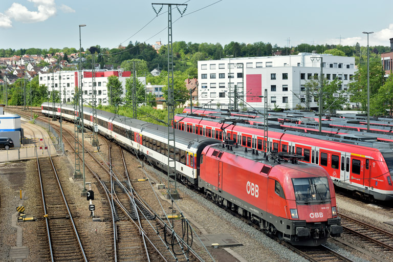 &Ouml;BB 1016 019 mit IC 282 bei km 16,0 (Mai 2019)
