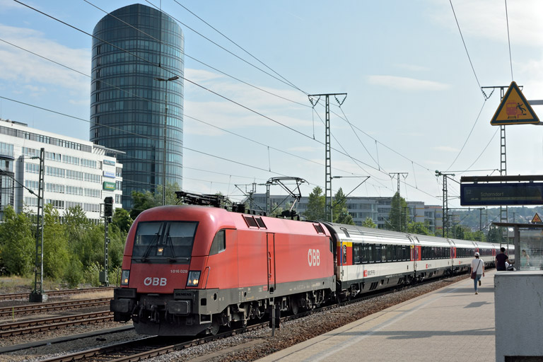 &Ouml;BB 1016 029 mit IC 186 bei km 15,6 (Juli 2019)