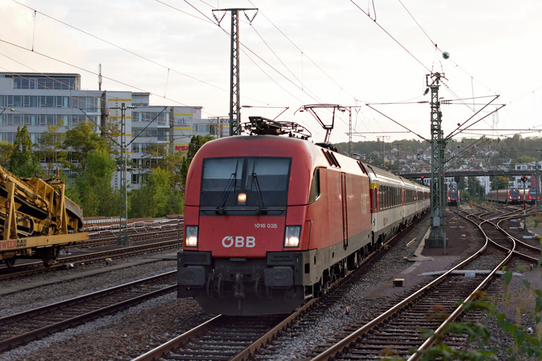 &Ouml;BB 1016 035 mit IC 184 bei km 15,8 (September 2019)