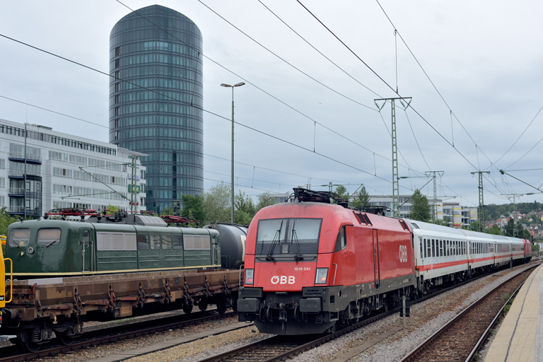 &Ouml;BB 1016 041 mit IC 2335 bei km 15,4 (August 2019)