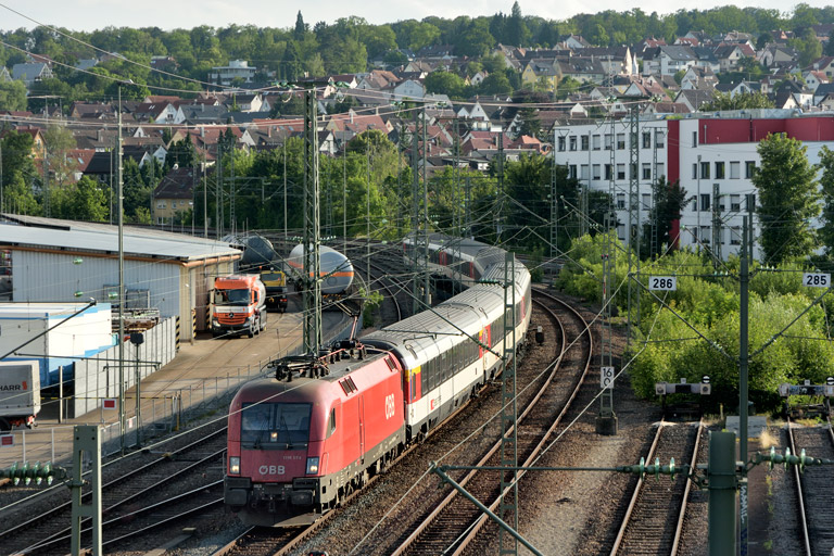 &Ouml;BB 1116 074 mit IC 184 bei km 16,0 (Juni 2019)
