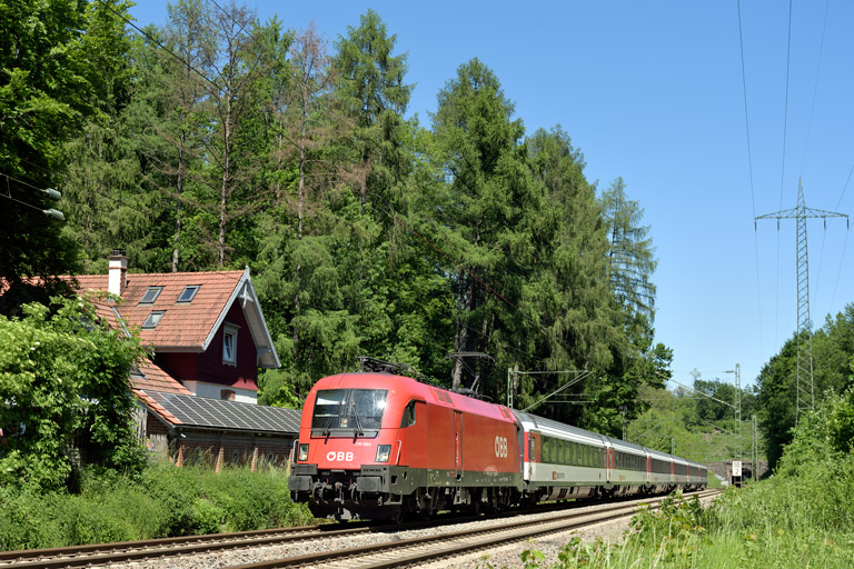 &Ouml;BB 1116 093 mit IC 189 bei km 18,2 (Juni 2019)