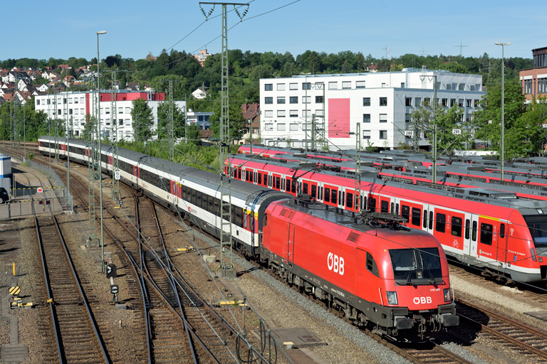 &Ouml;BB 1116 093 mit IC 284 bei km 16,0 (Juni 2019)