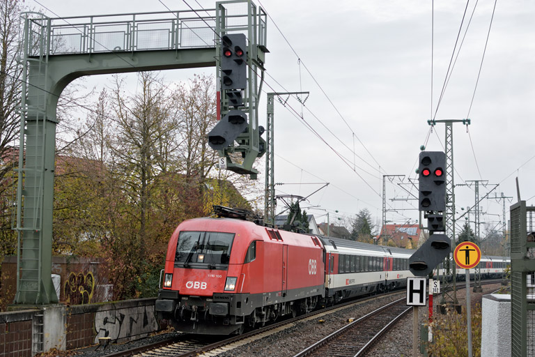 &Ouml;BB 1116 100 mit IC 185 bei km 16,6 (November 2019)