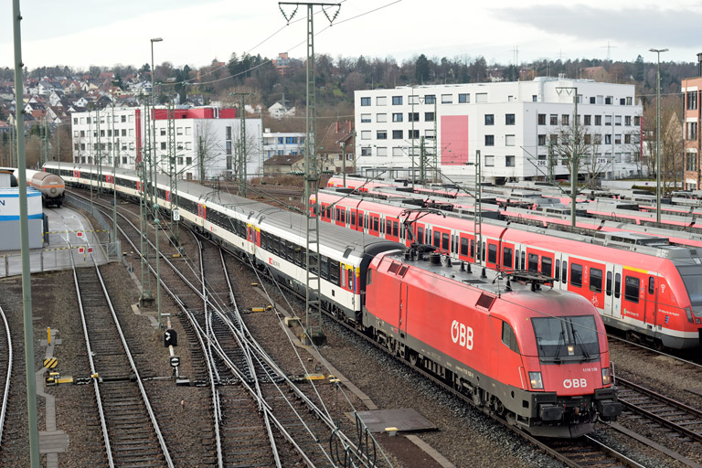 &Ouml;BB 1116 138 mit IC 282 bei km 16,0 (Dezember 2019)