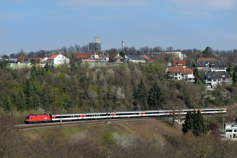 &Ouml;BB 1116 145 mit IC 185 bei km 13,4 (April 2019)