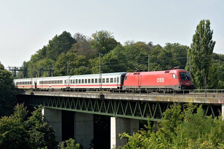 &Ouml;BB 1116 252 mit IC 2232 bei km 14,6 (August 2019)