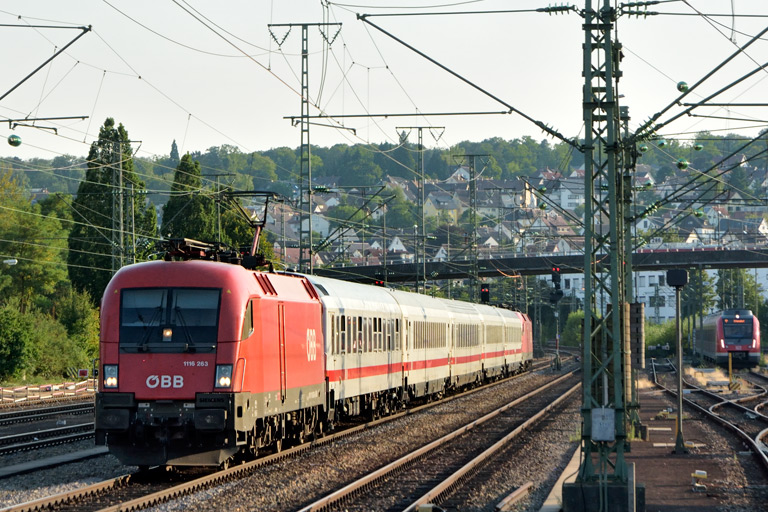 &Ouml;BB 1116 263 mit IC 2334 bei km 15,8 (Juli 2019)