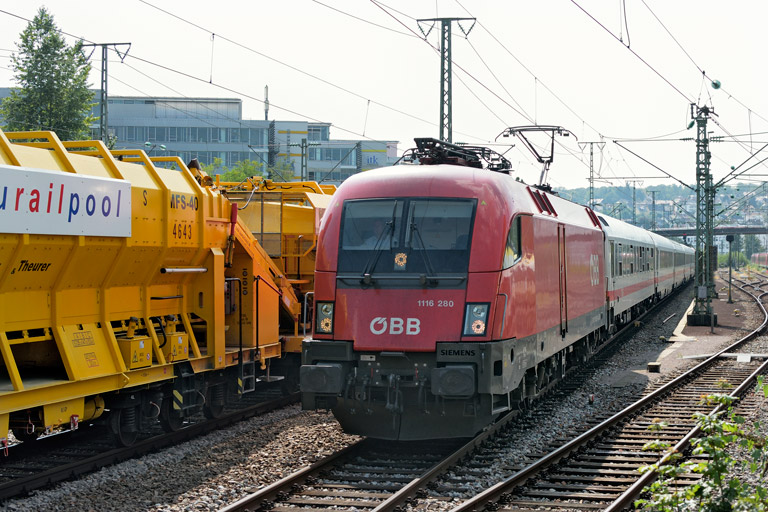 &Ouml;BB 1116 280 mit IC 2388 bei km 15,8 (August 2019)