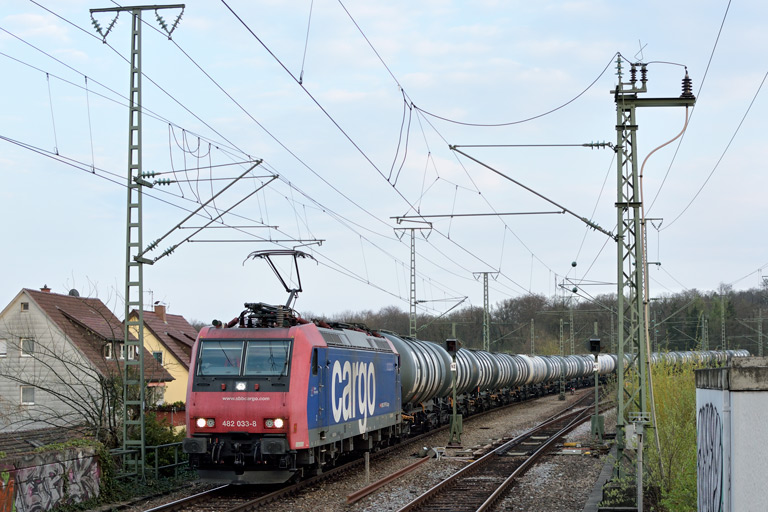 482 033 bei km 16,8 (April 2019)